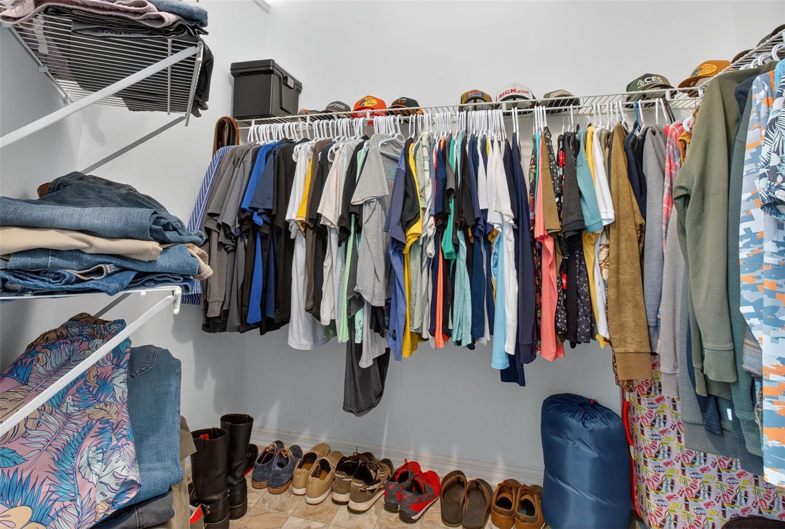 THE ESTATES - Residential Lease