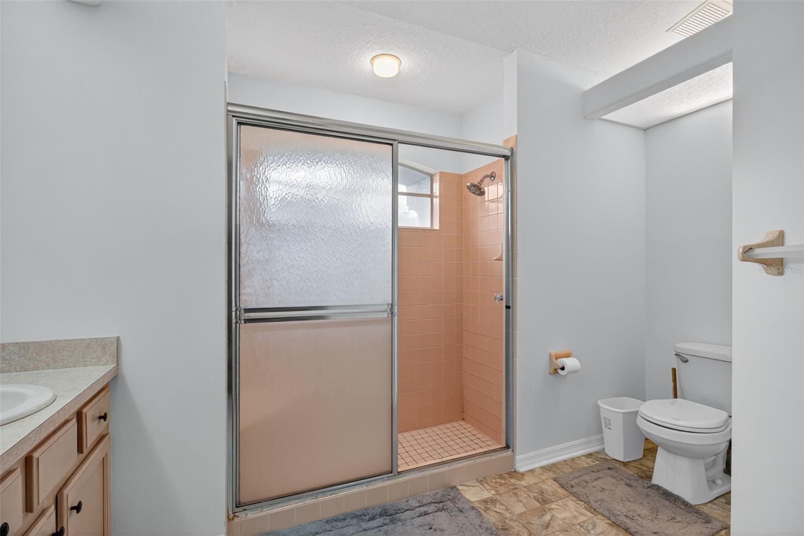 THE ESTATES - Residential Lease