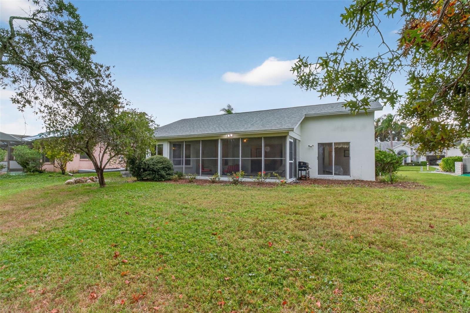 THE ESTATES - Residential Lease