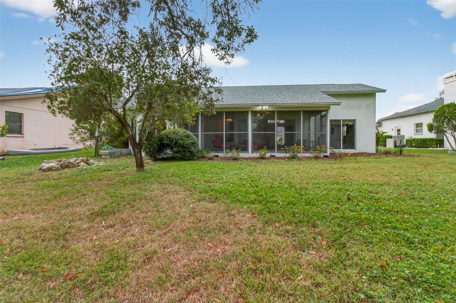 THE ESTATES - Residential Lease