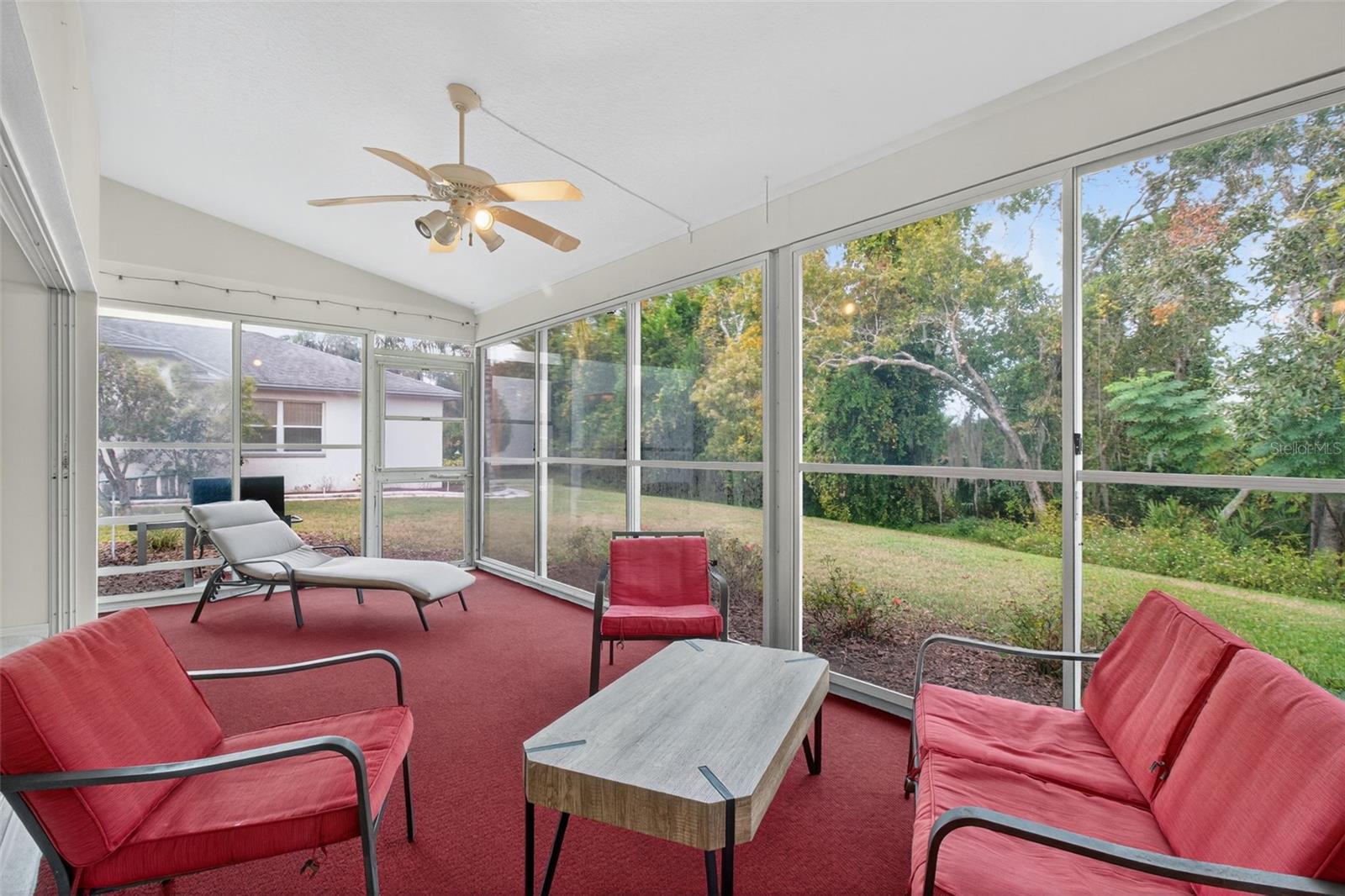 THE ESTATES - Residential Lease