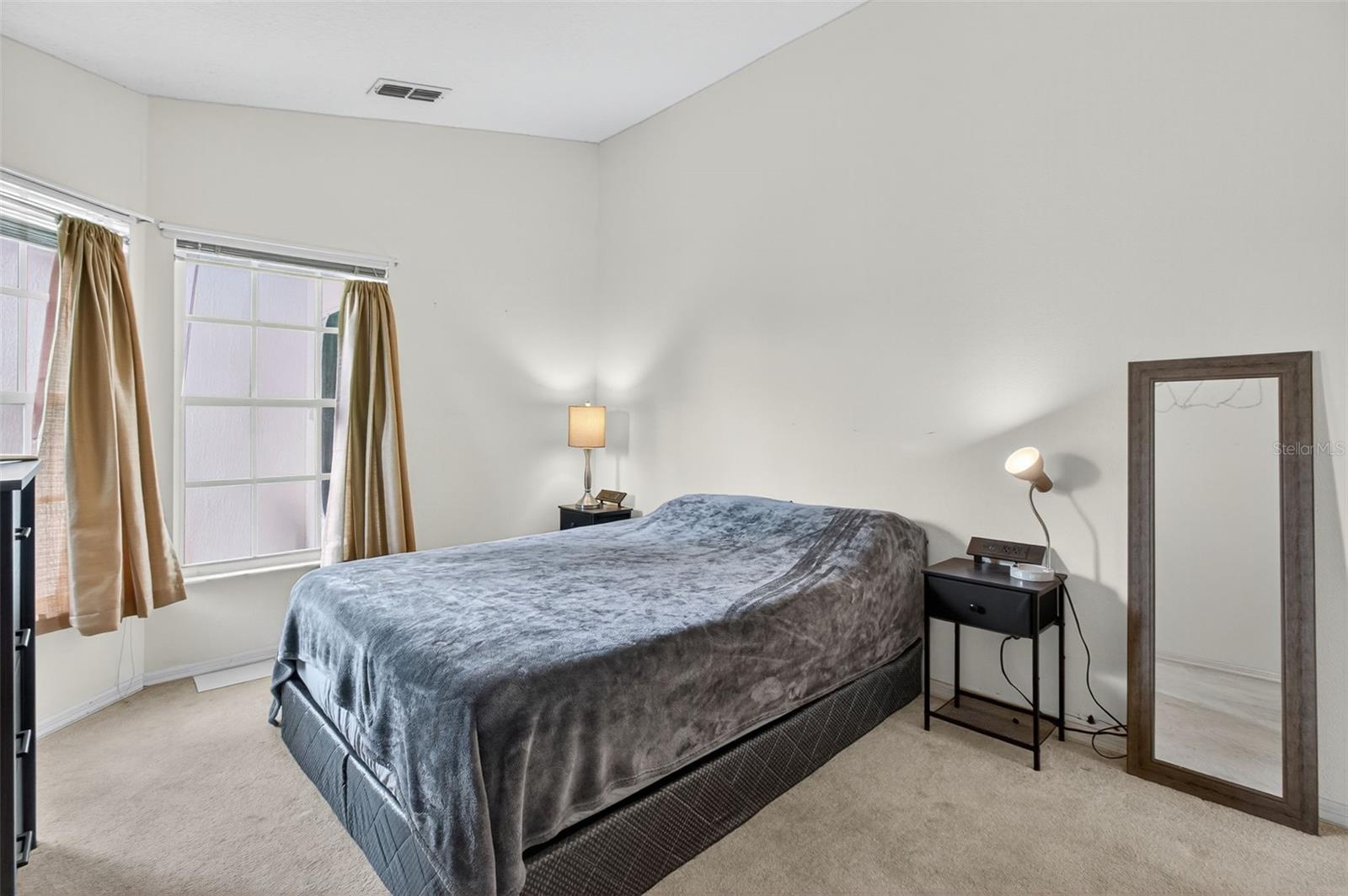 THE ESTATES - Residential Lease