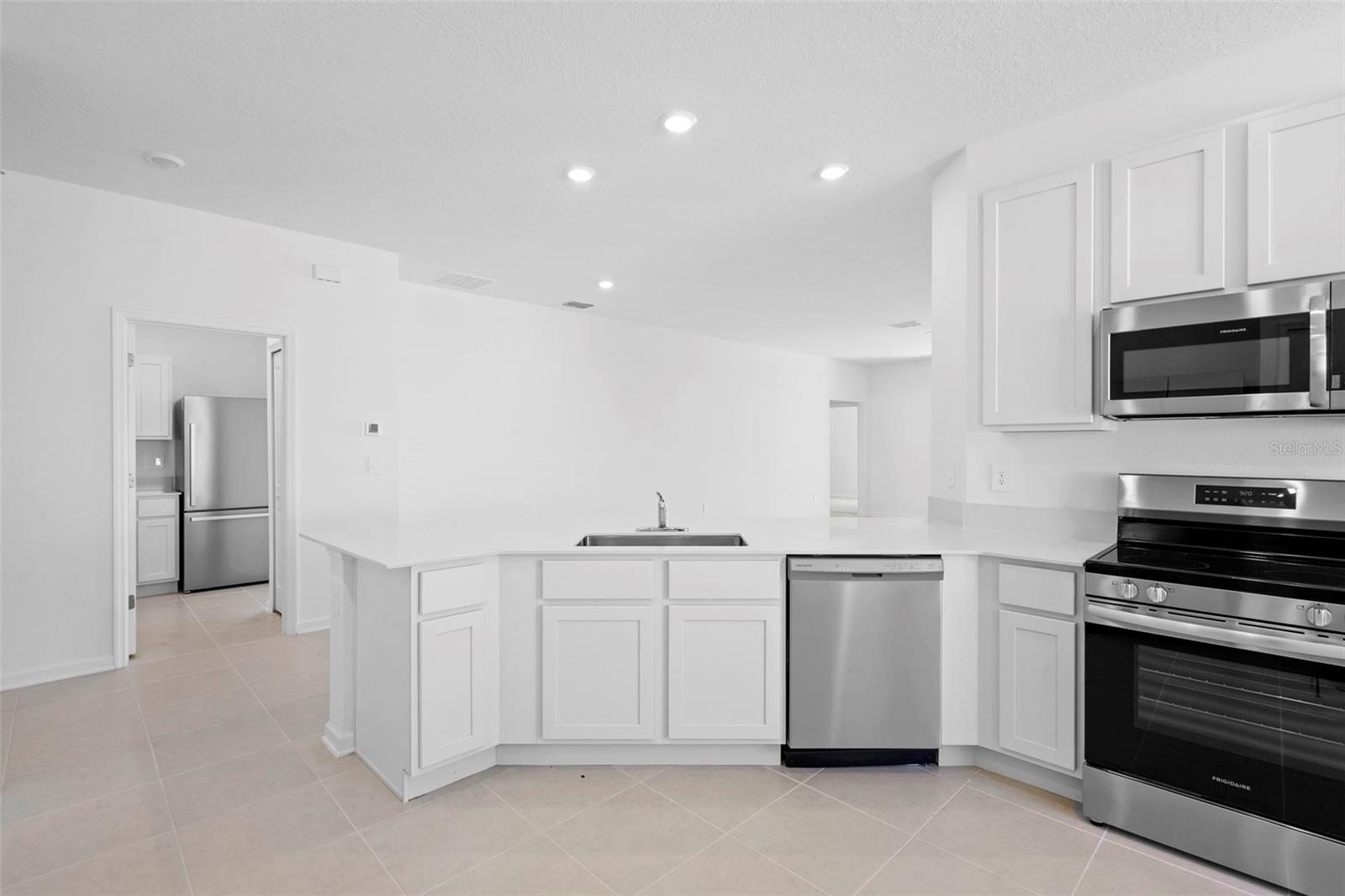 LAKE HAMILTON 50'S - Residential Lease