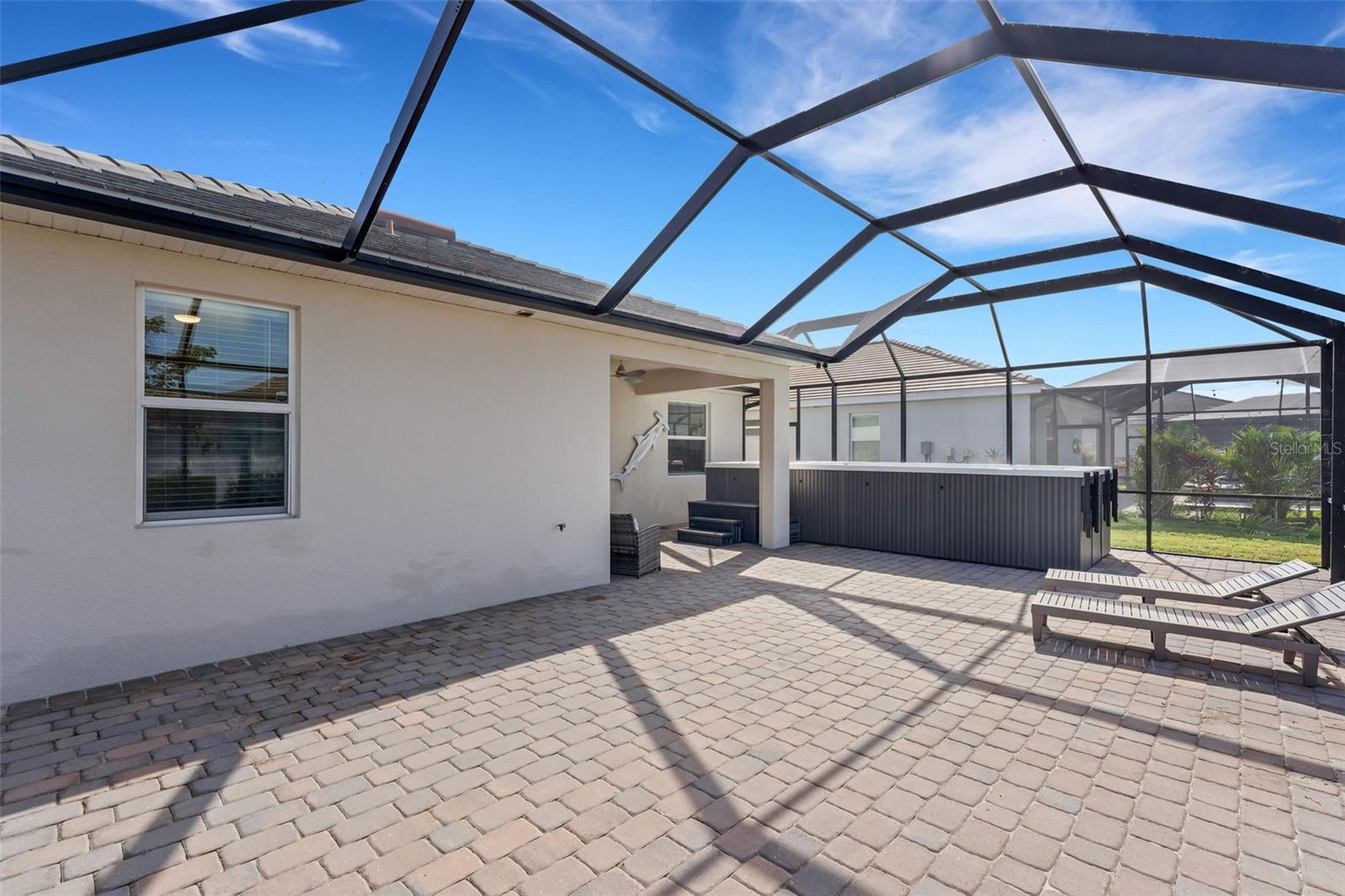 HARBOR WEST - Residential