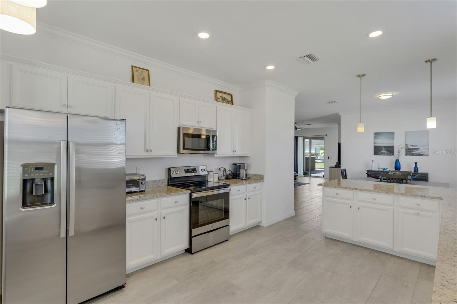 HARBOR WEST - Residential