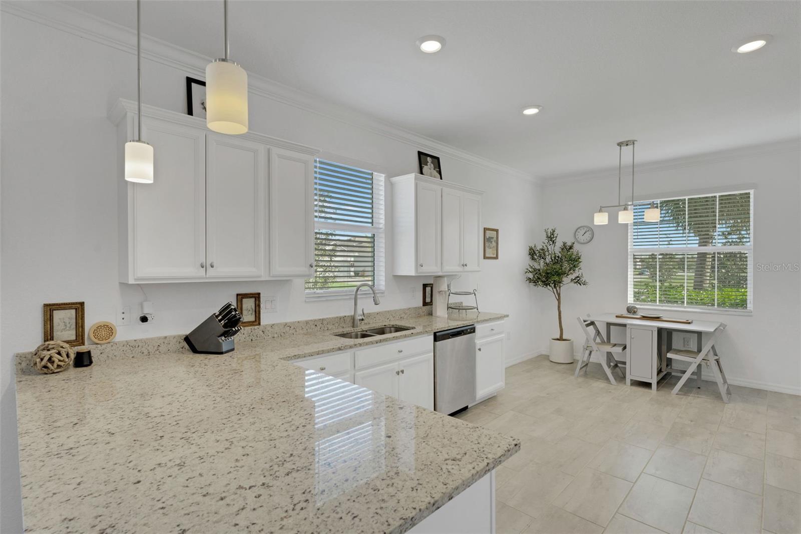 HARBOR WEST - Residential