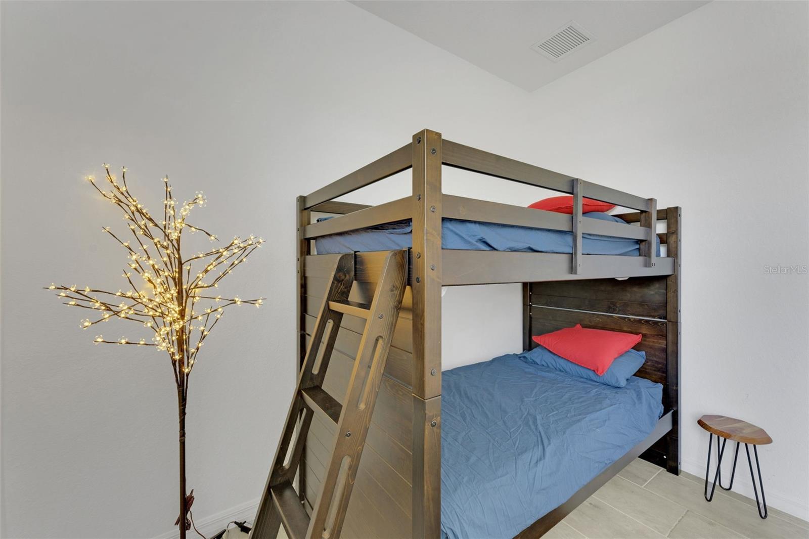 HARBOR WEST - Residential