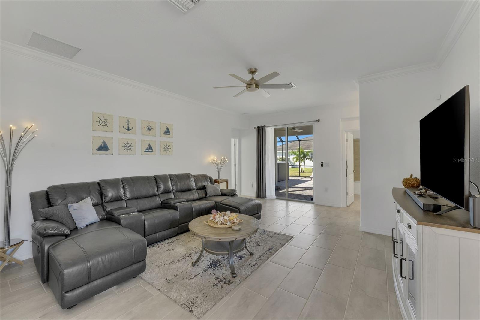 HARBOR WEST - Residential