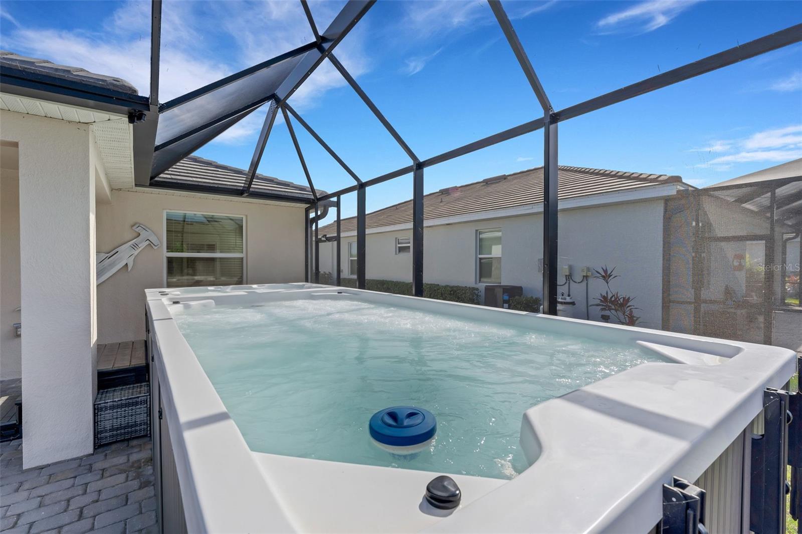 HARBOR WEST - Residential