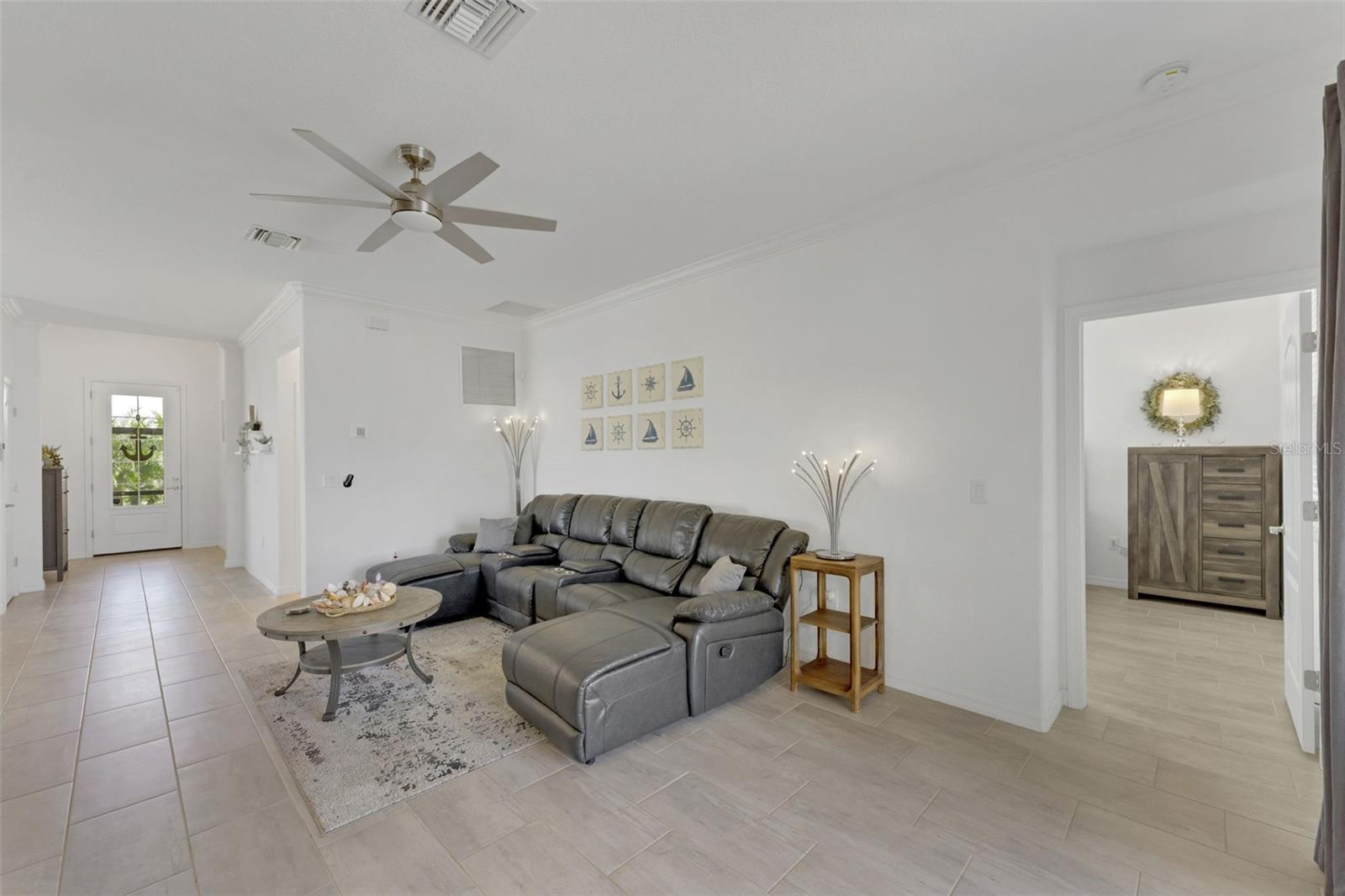 HARBOR WEST - Residential