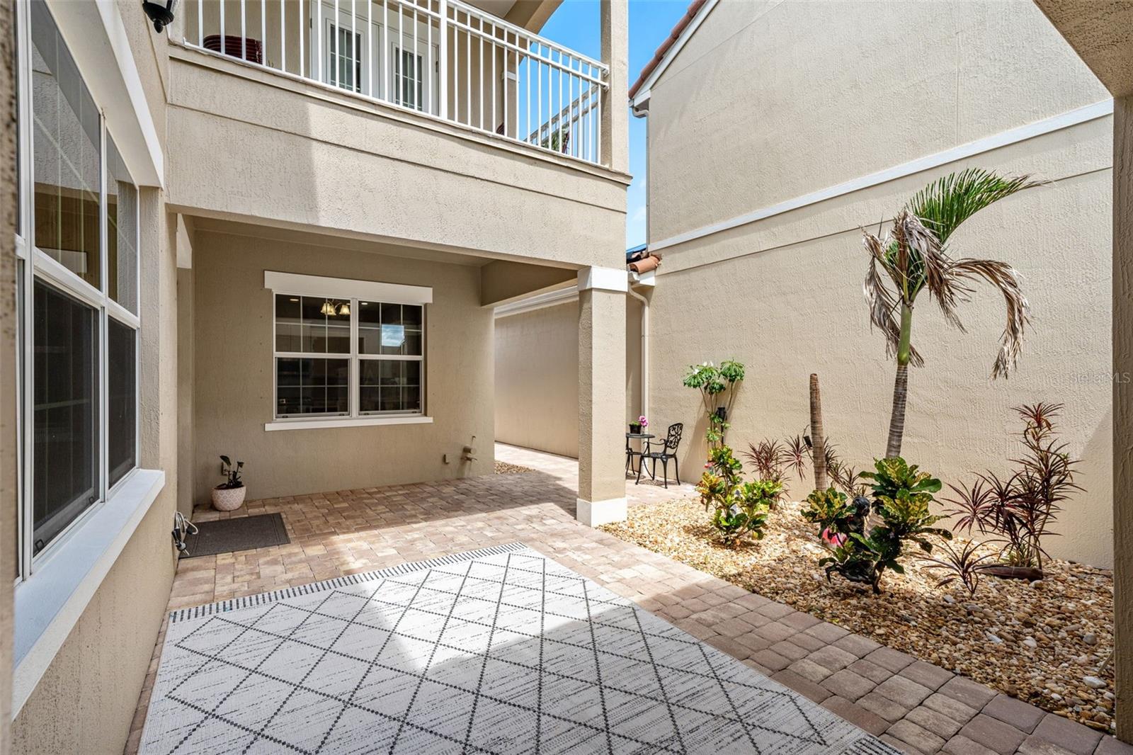 2564 ADDISON DRIVE
