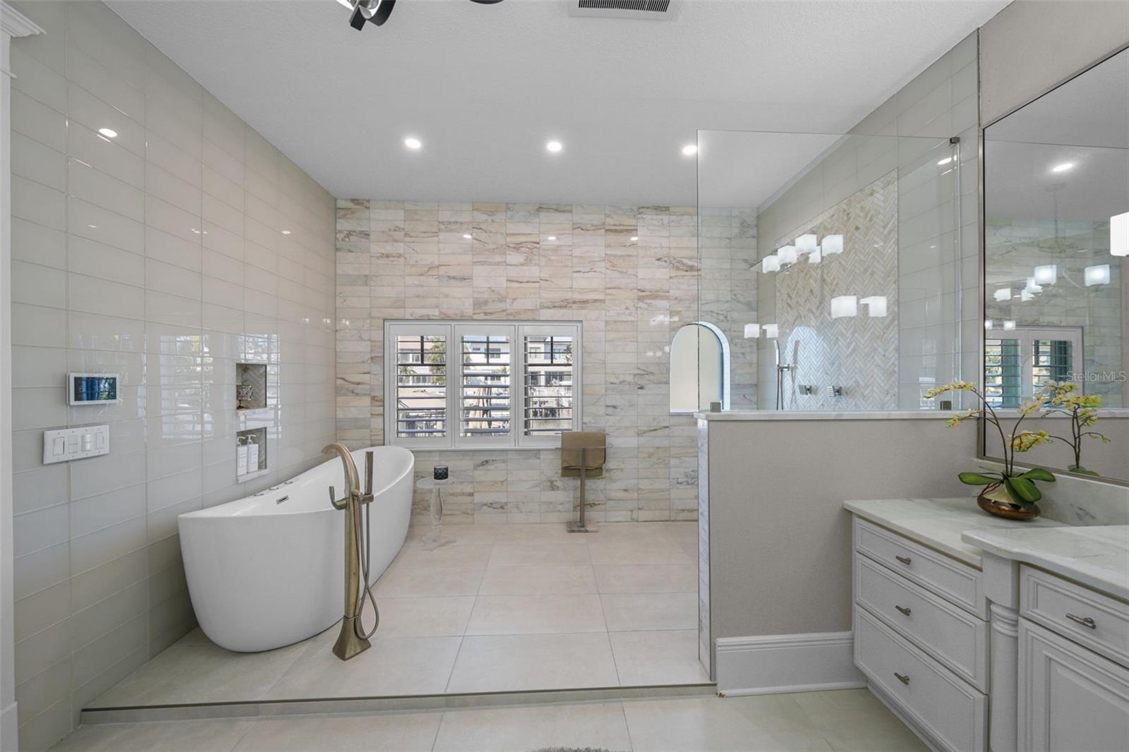 DAVIS ISLANDS REP OF PT O - Residential