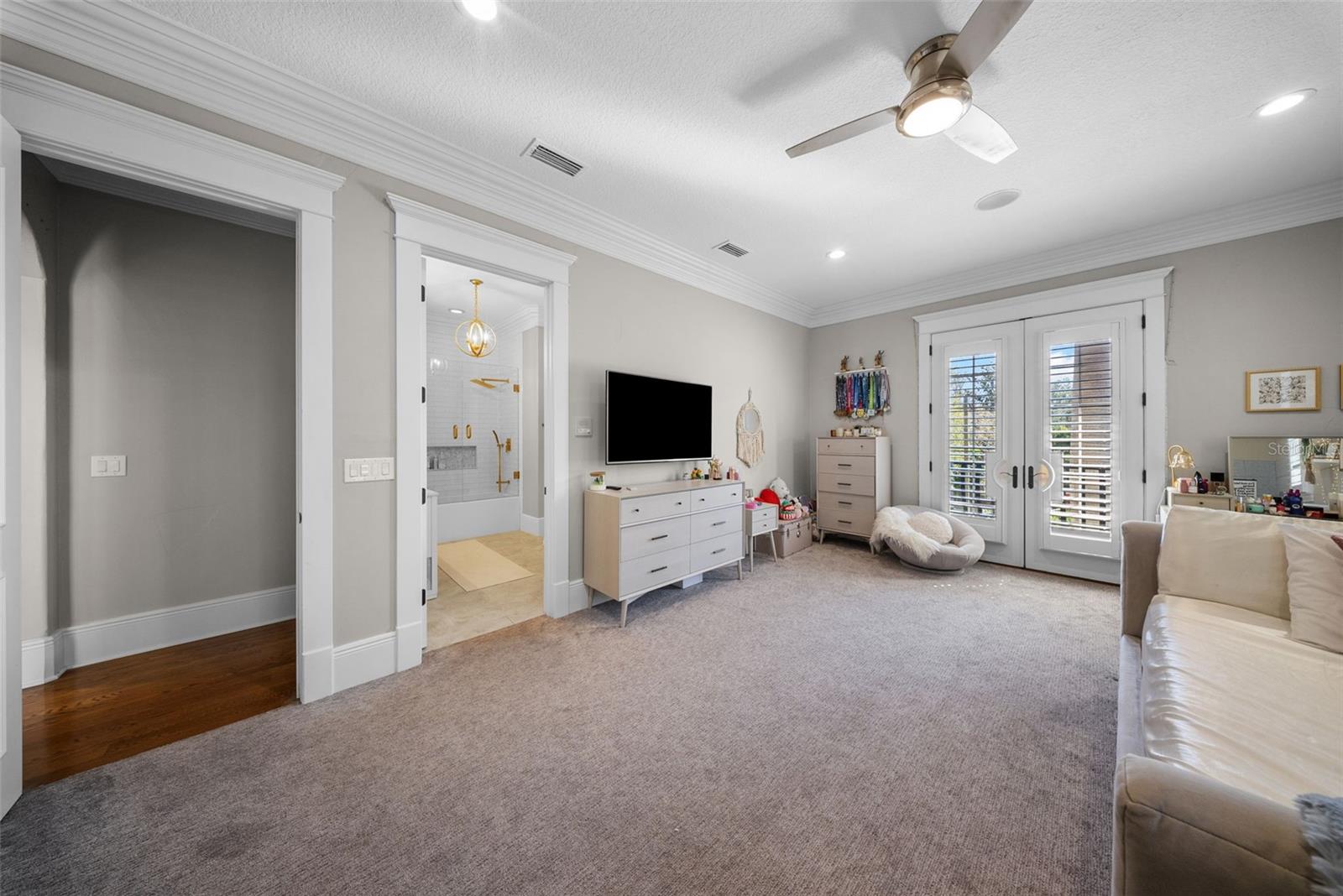 DAVIS ISLANDS REP OF PT O - Residential