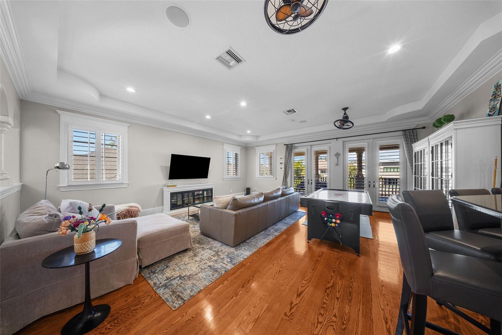 DAVIS ISLANDS REP OF PT O - Residential