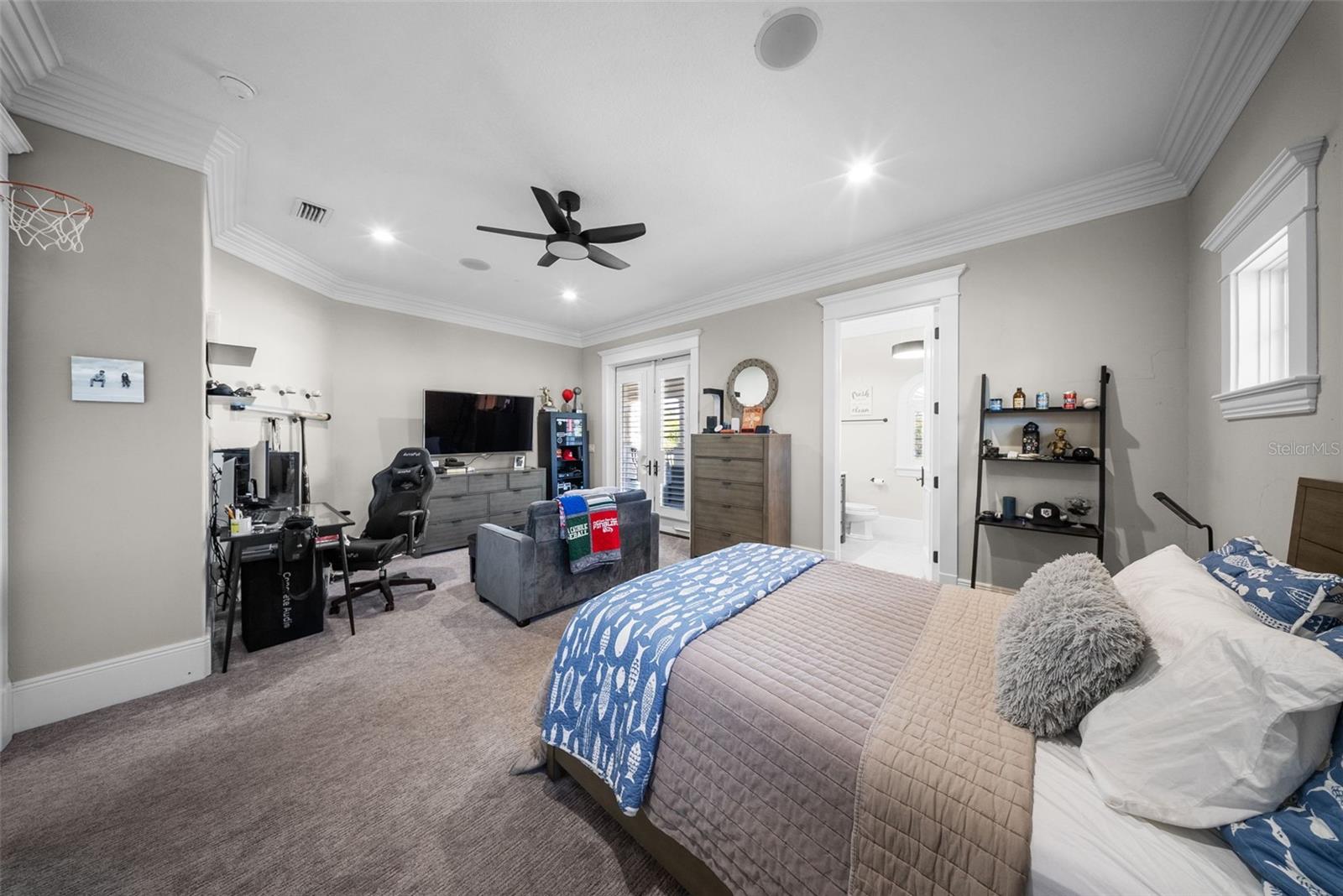 DAVIS ISLANDS REP OF PT O - Residential