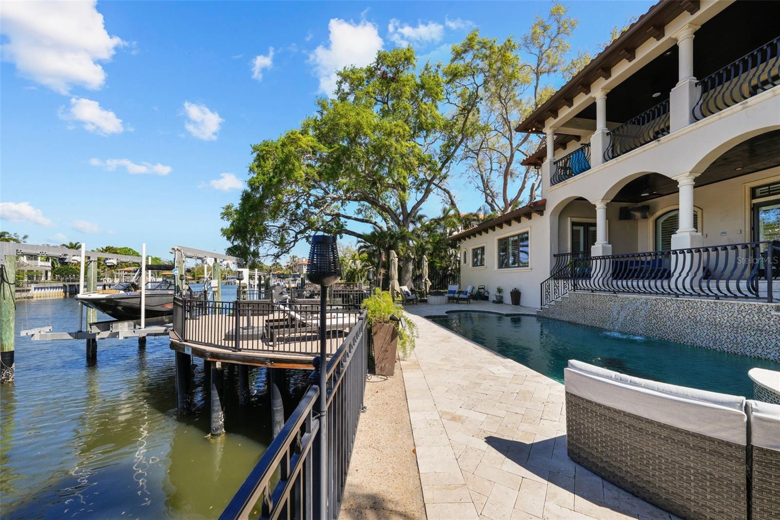 DAVIS ISLANDS REP OF PT O - Residential