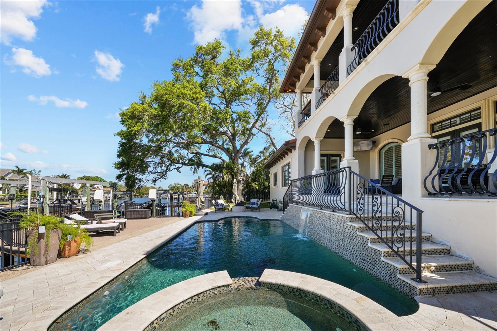 DAVIS ISLANDS REP OF PT O - Residential