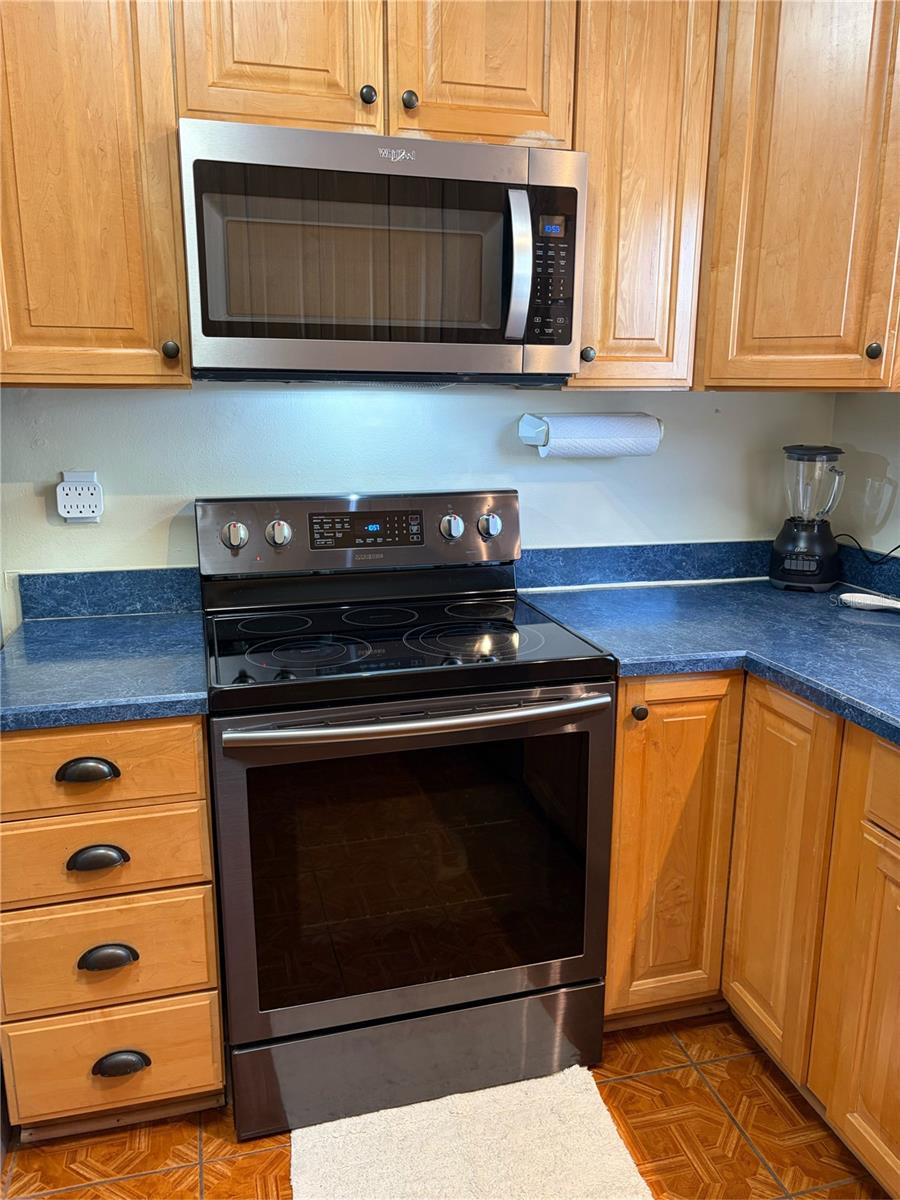 CARROLLWOOD PINES - Residential