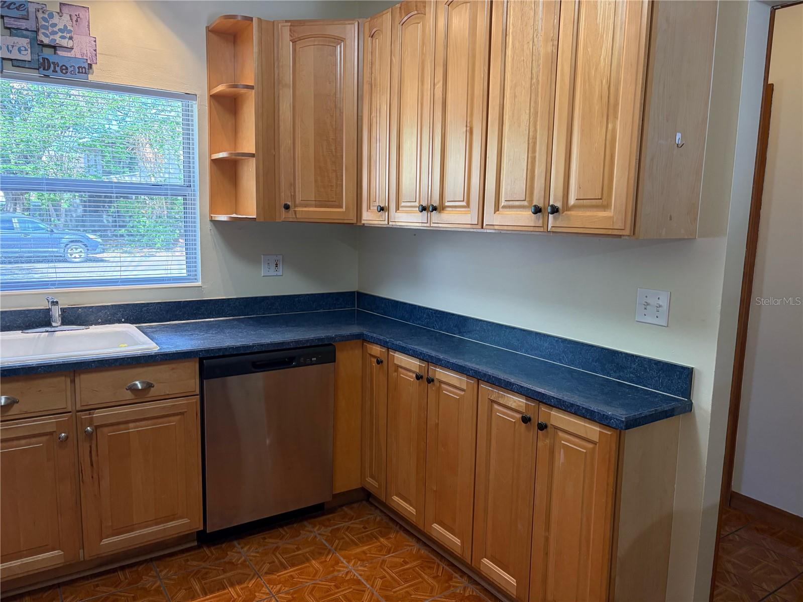 CARROLLWOOD PINES - Residential