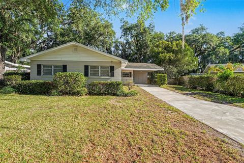 Photo of 521 W Palmeden Drive, Lakeland, FL 33803 (MLS # O6398869)