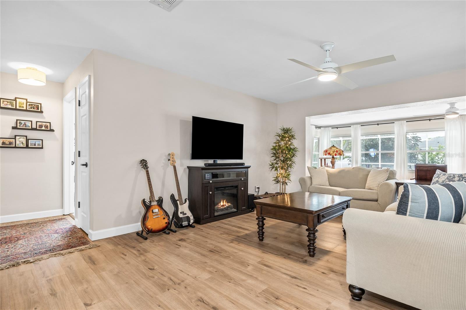 1251 FAIRWAY DR