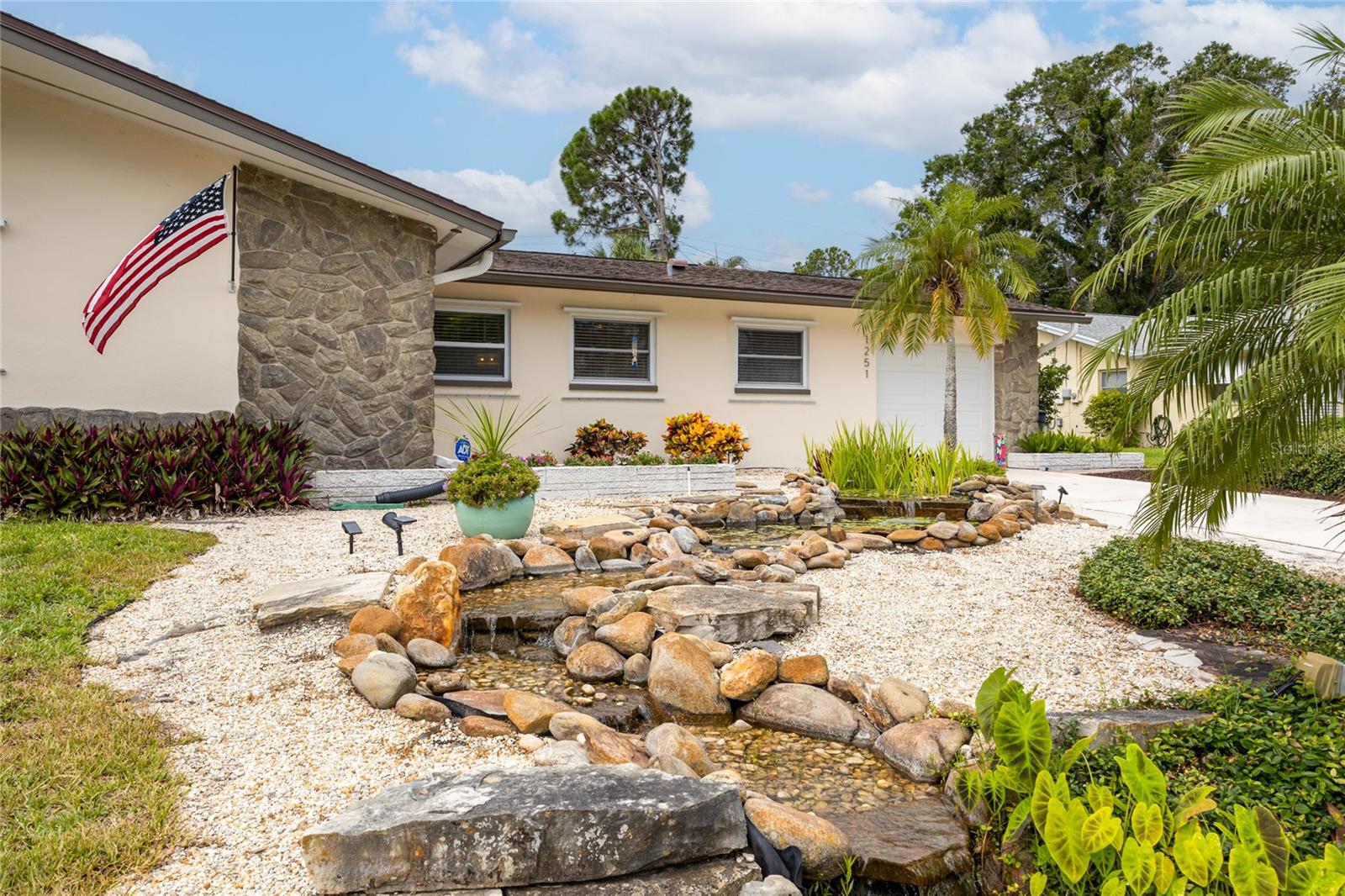 1251 FAIRWAY DR