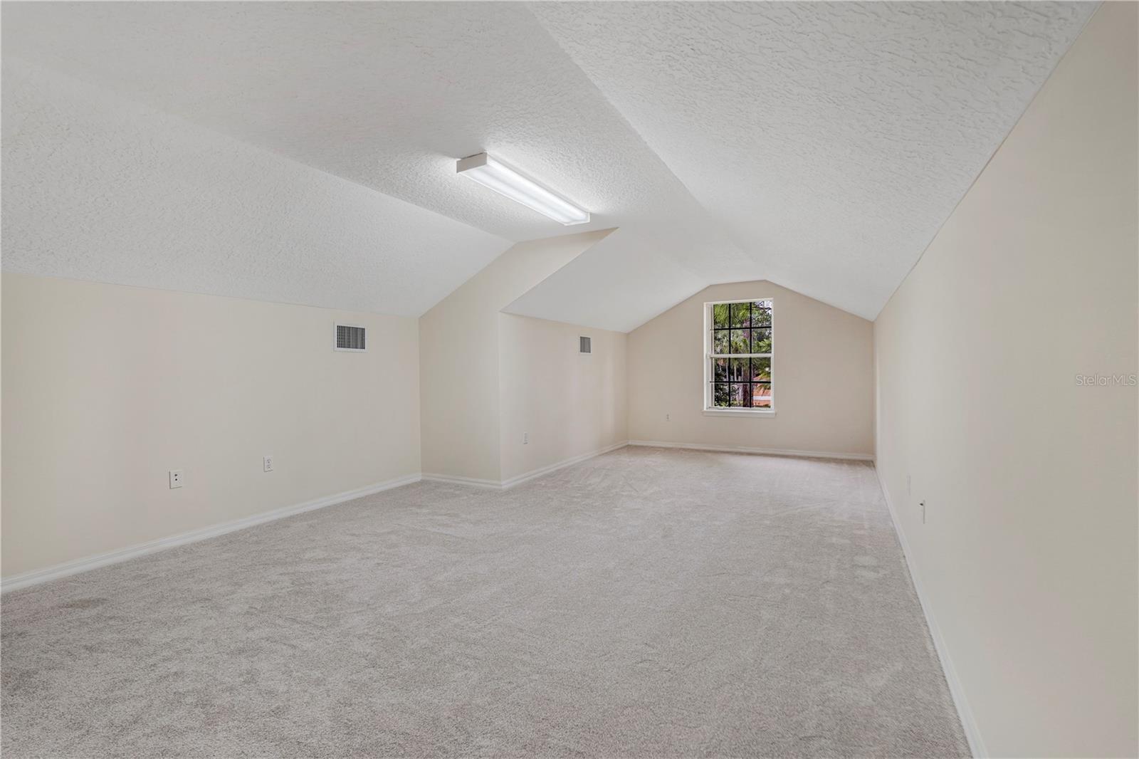 LAKE FOREST BAYSIDE LAKES - Residential