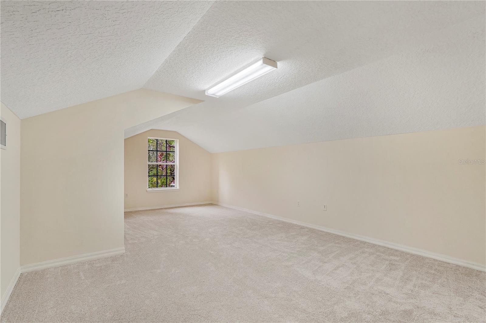 LAKE FOREST BAYSIDE LAKES - Residential