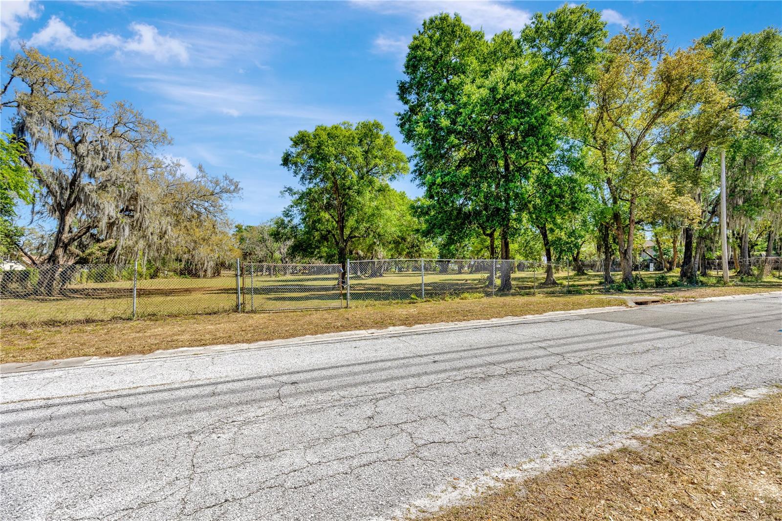 BETTY JEAN HEIGHTS - Land