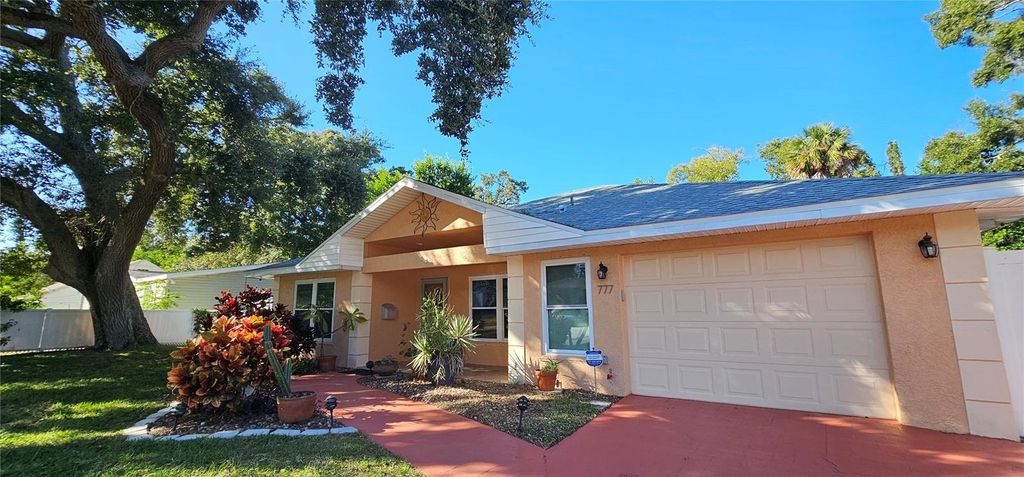 Photo of 777 35th Avenue S, St Petersburg, FL 33705 (MLS # TB8439472)