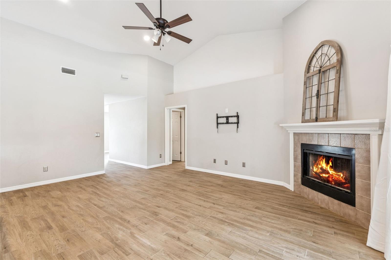 SILVER LAKES WEST AT THE CROSSINGS UNIT 1 - Residential