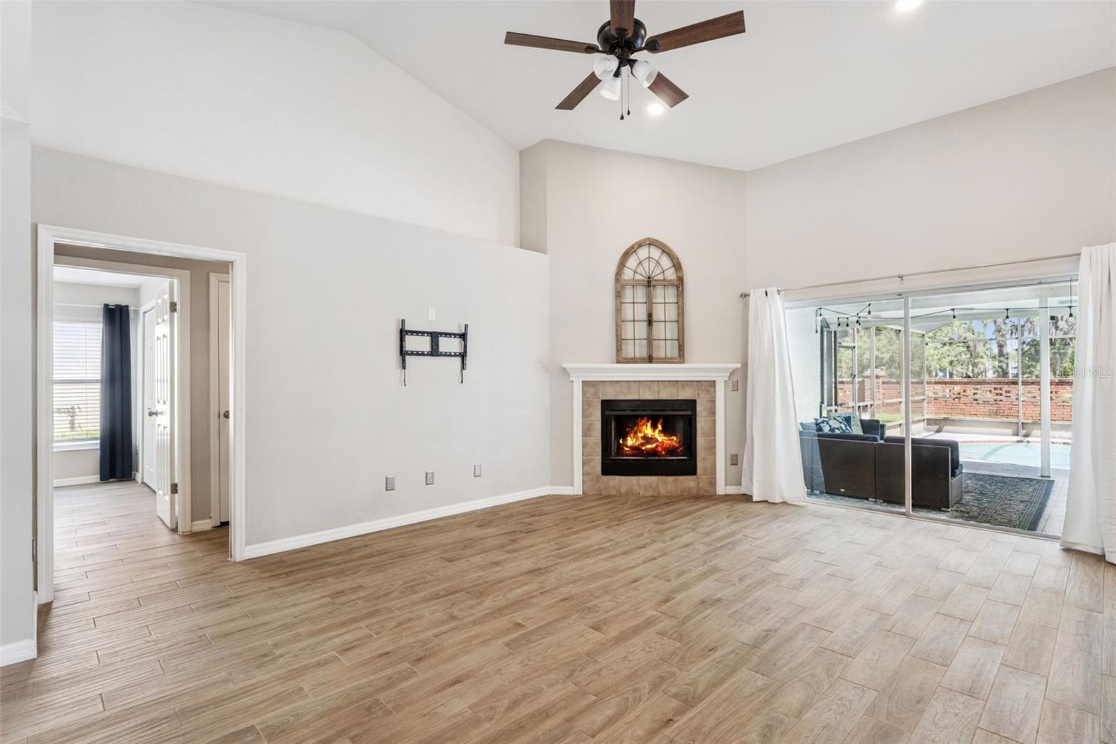 SILVER LAKES WEST AT THE CROSSINGS UNIT 1 - Residential