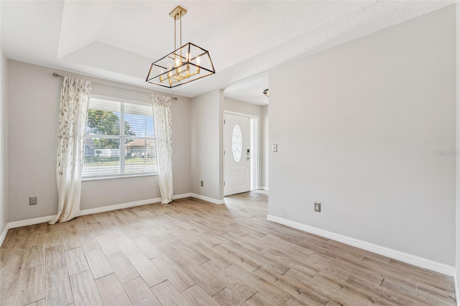 908 SLOEWOOD COURT
