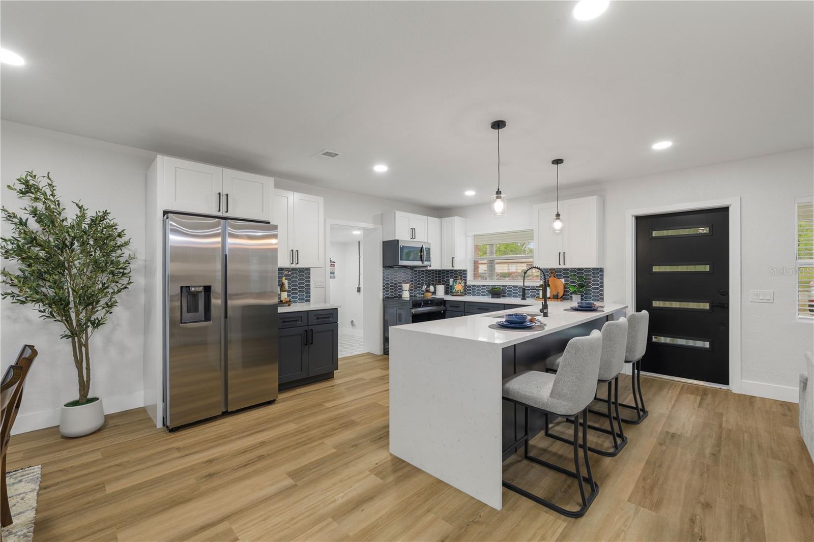 LAKESIDE 1ST ADD - Residential