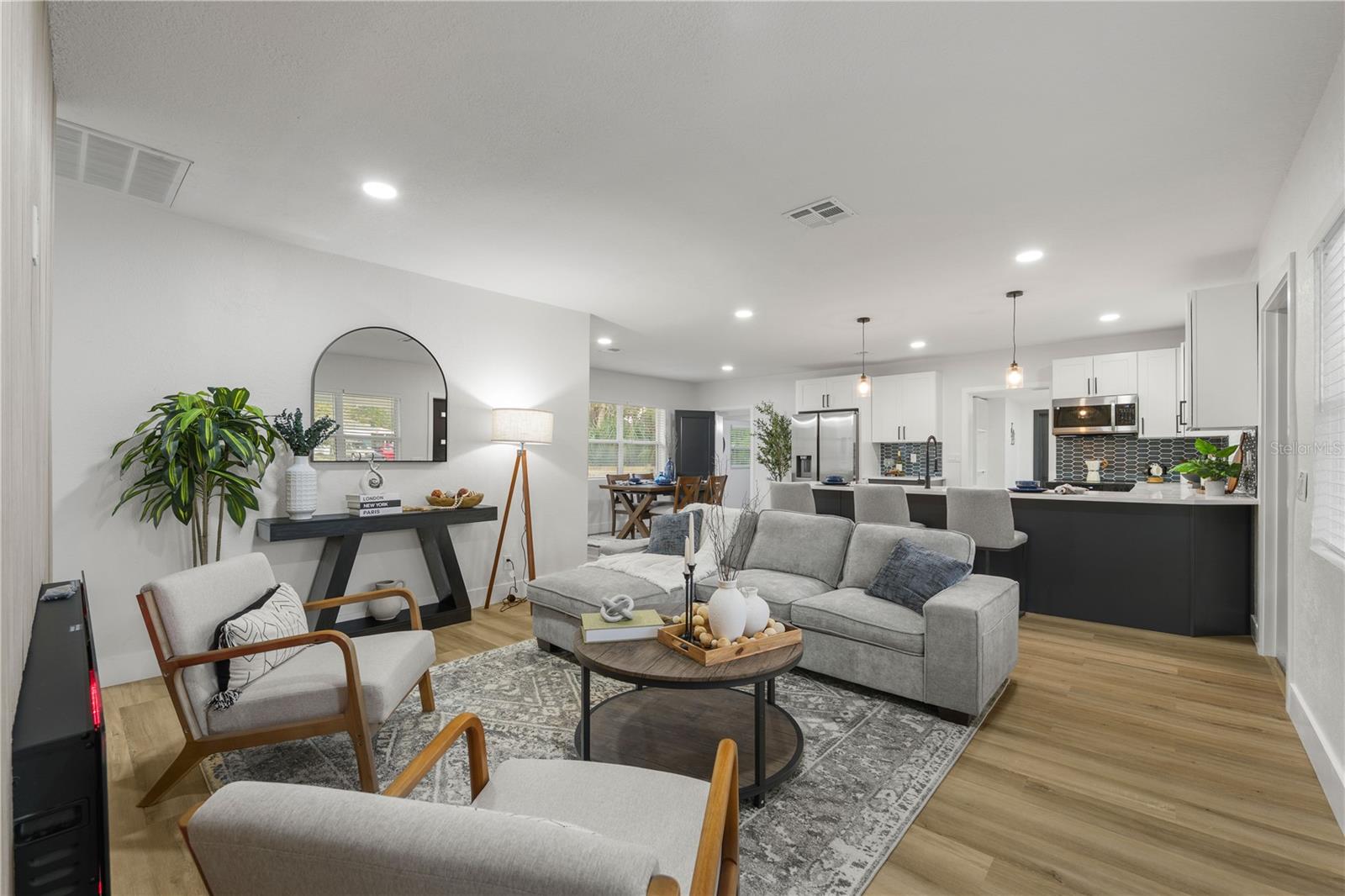 LAKESIDE 1ST ADD - Residential