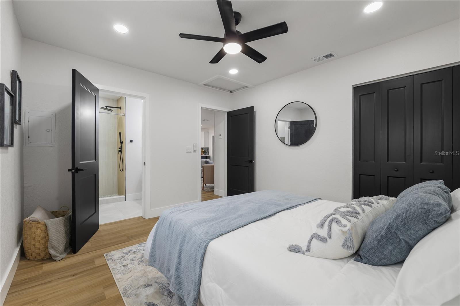 LAKESIDE 1ST ADD - Residential