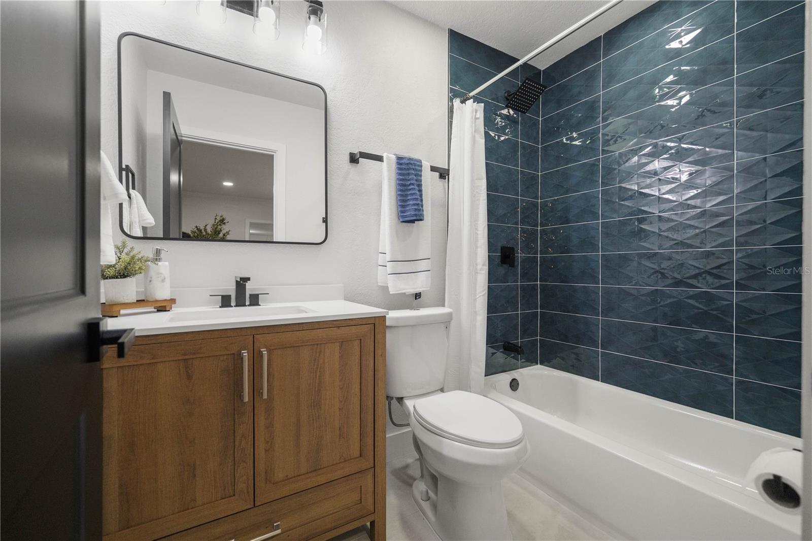 LAKESIDE 1ST ADD - Residential