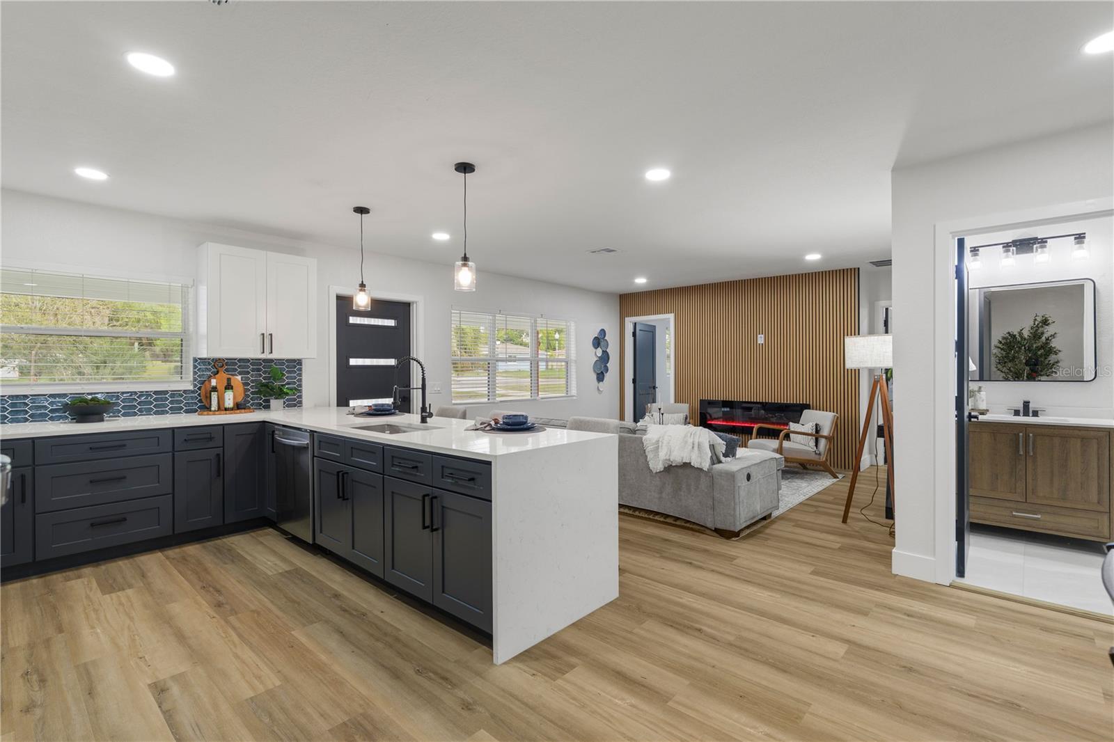 LAKESIDE 1ST ADD - Residential