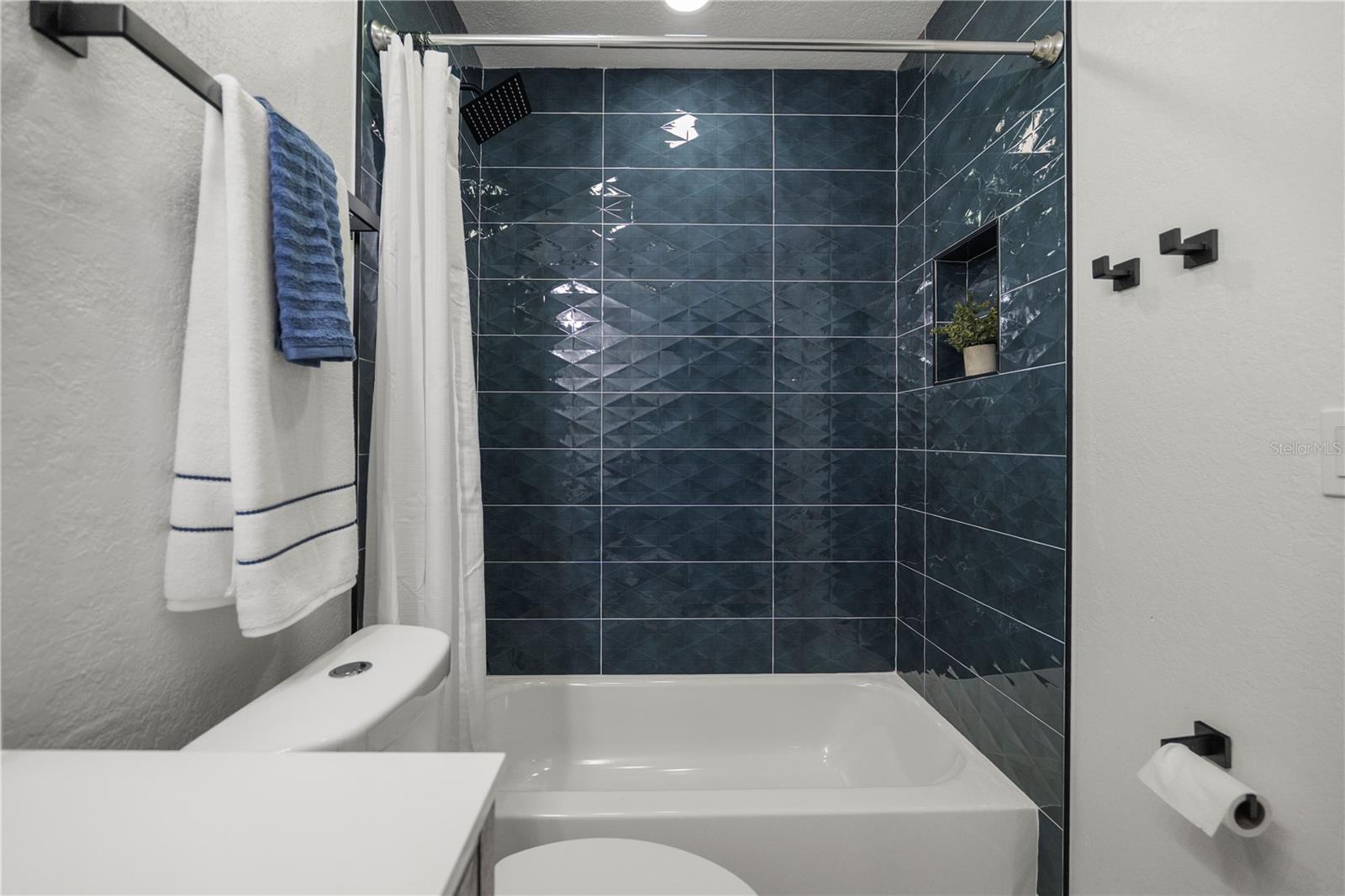 LAKESIDE 1ST ADD - Residential