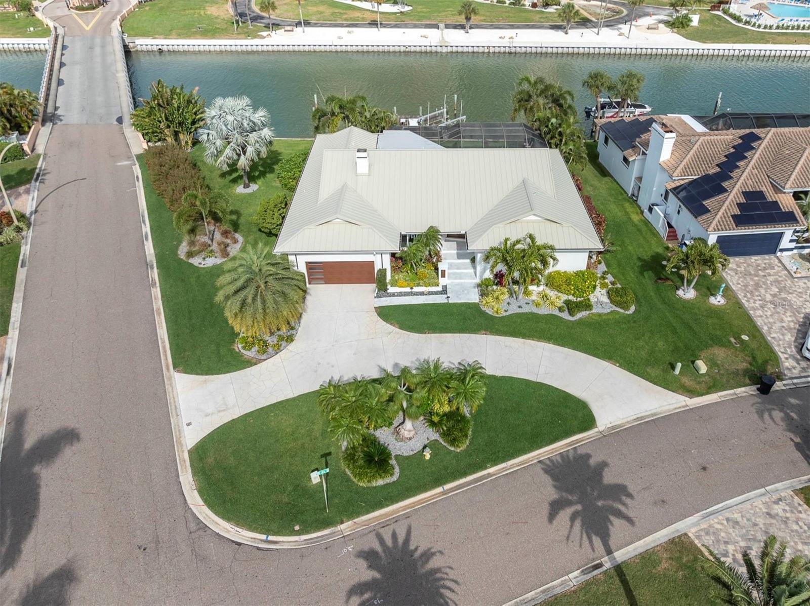 BAYWAY ISLES - Residential