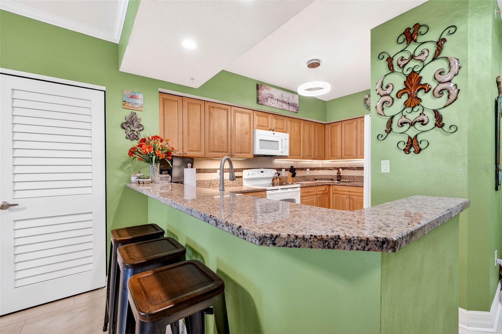 SEAVIEW PLACE - Residential