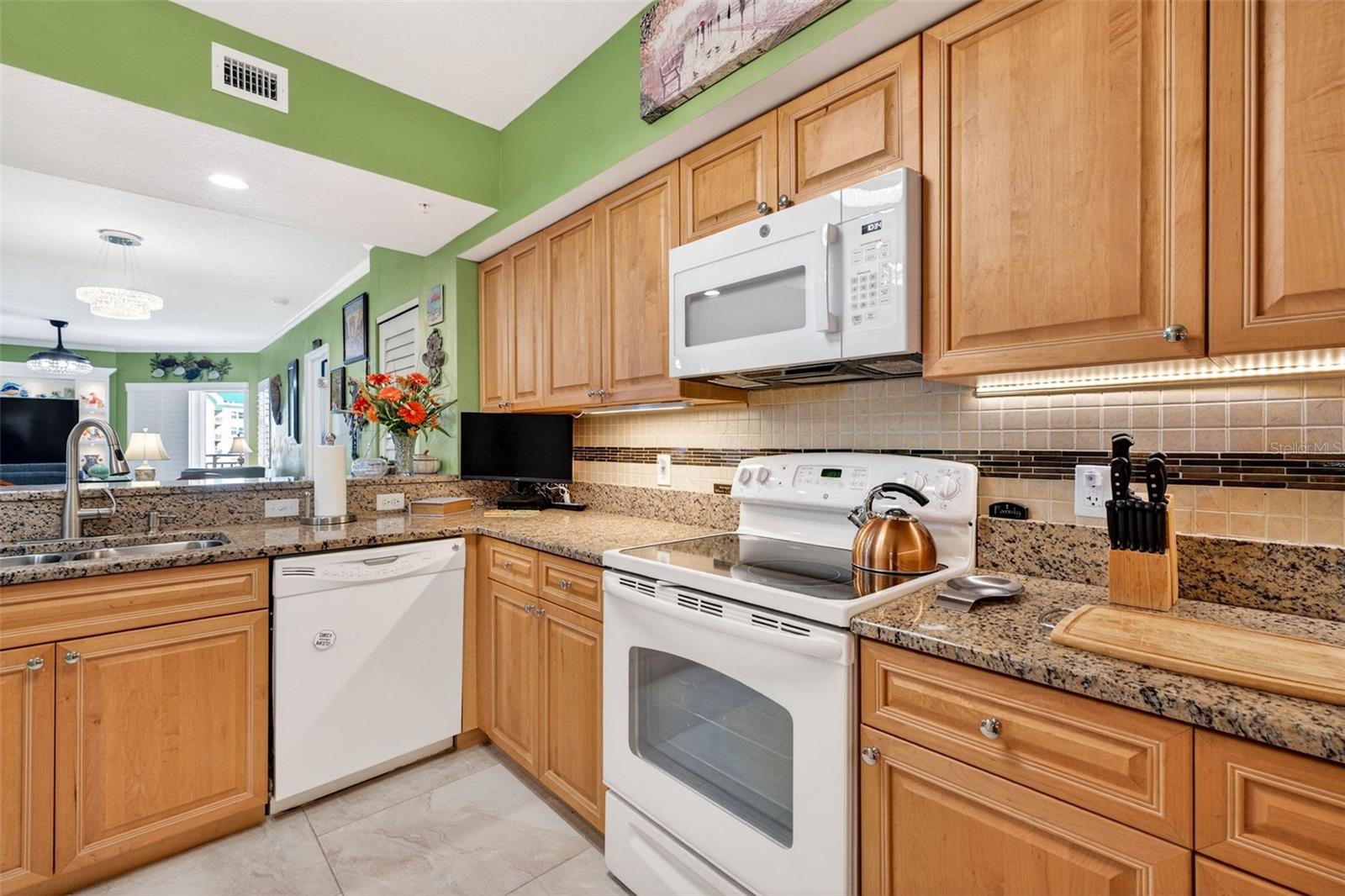 SEAVIEW PLACE - Residential