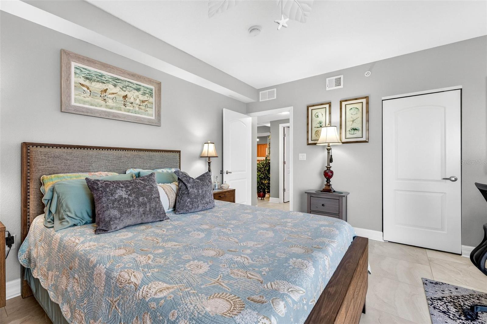 SEAVIEW PLACE - Residential