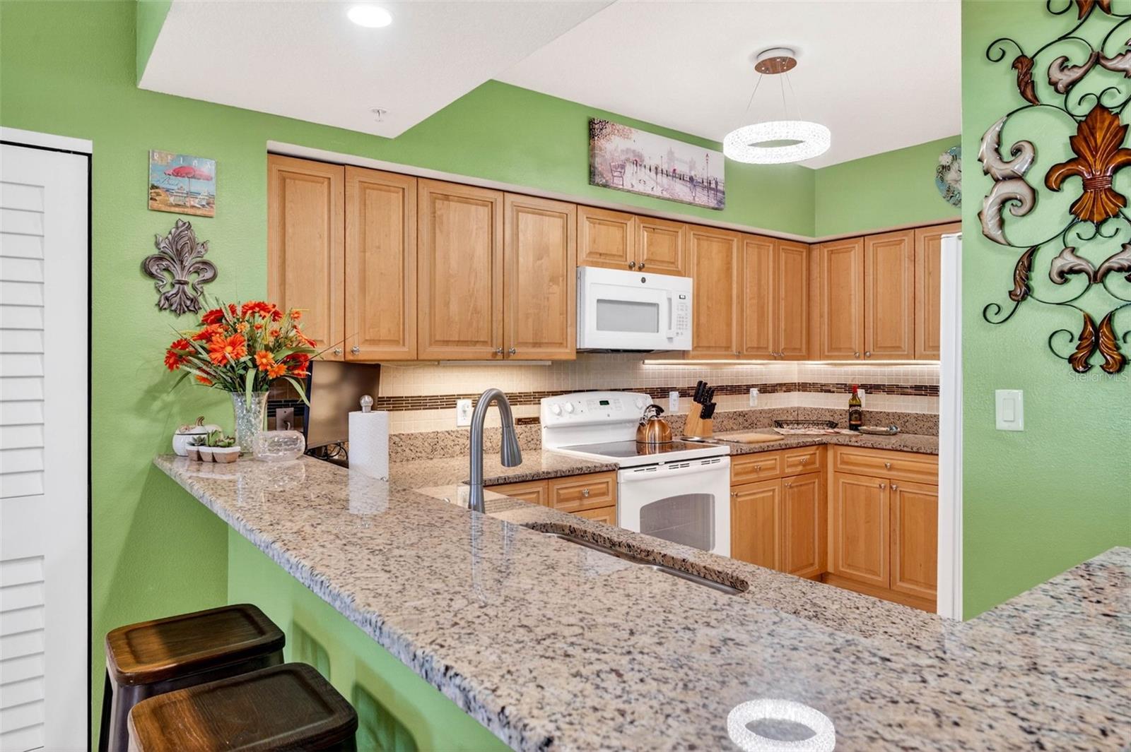 SEAVIEW PLACE - Residential