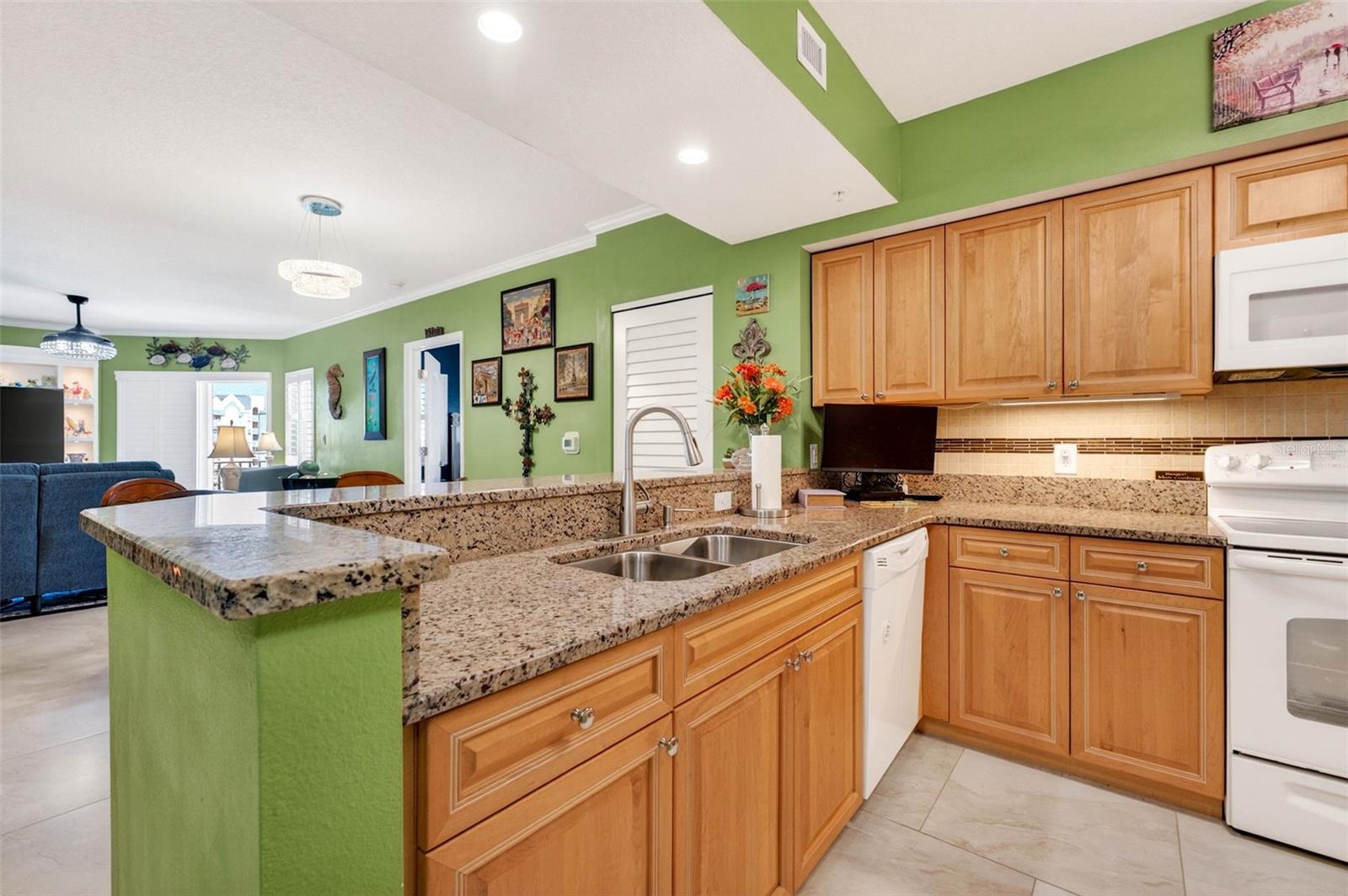 SEAVIEW PLACE - Residential