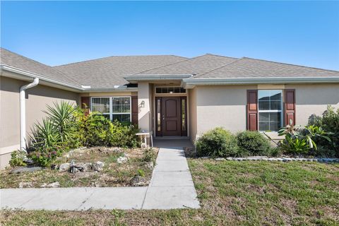 A home in FRUITLAND PARK