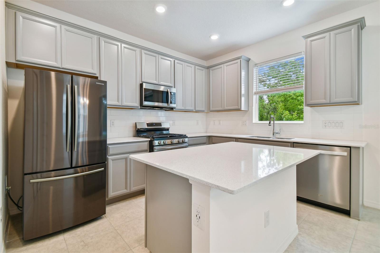 FISHHAWK RANCH WEST TWNHMS - Residential Lease