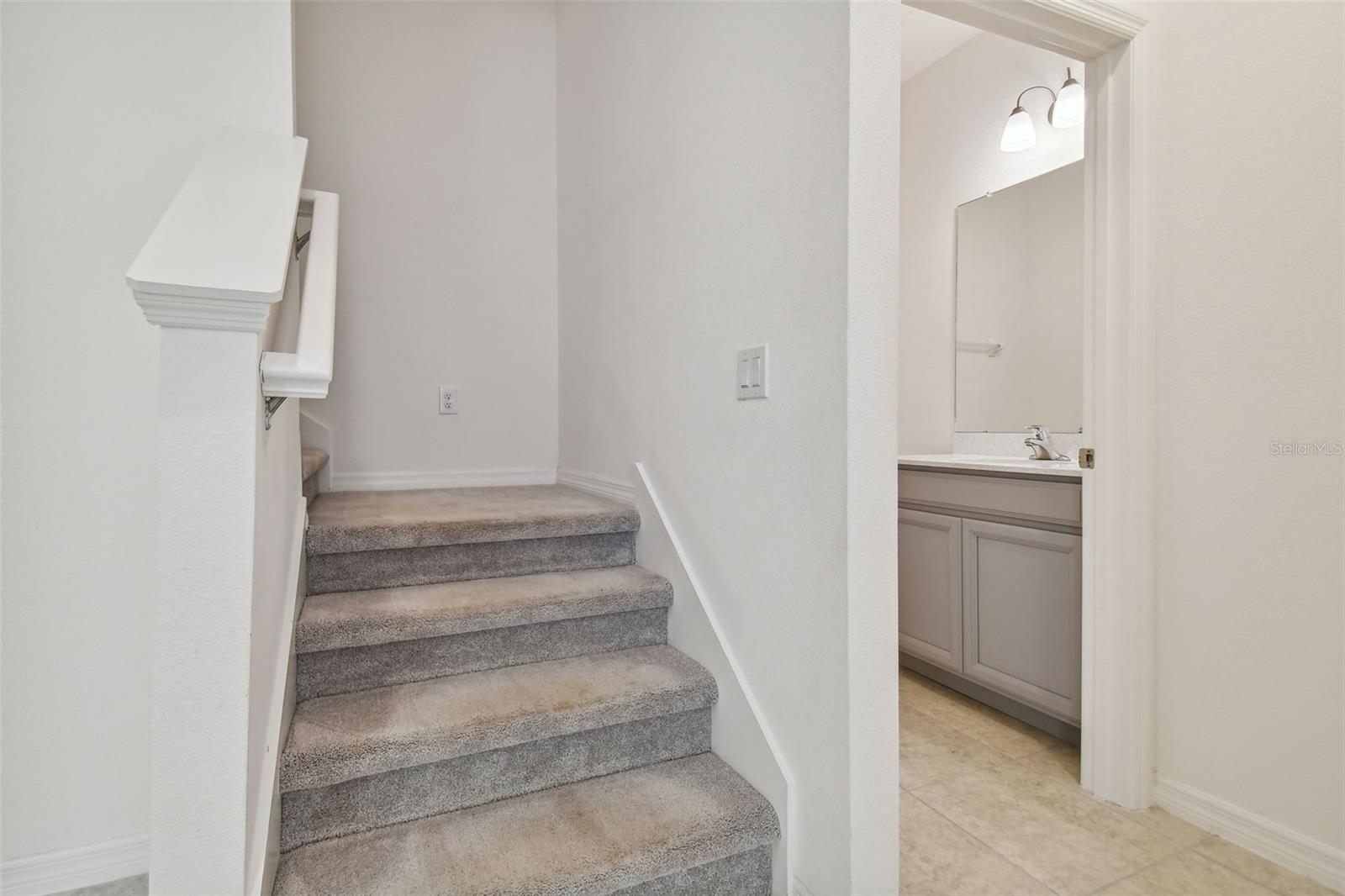 FISHHAWK RANCH WEST TWNHMS - Residential Lease