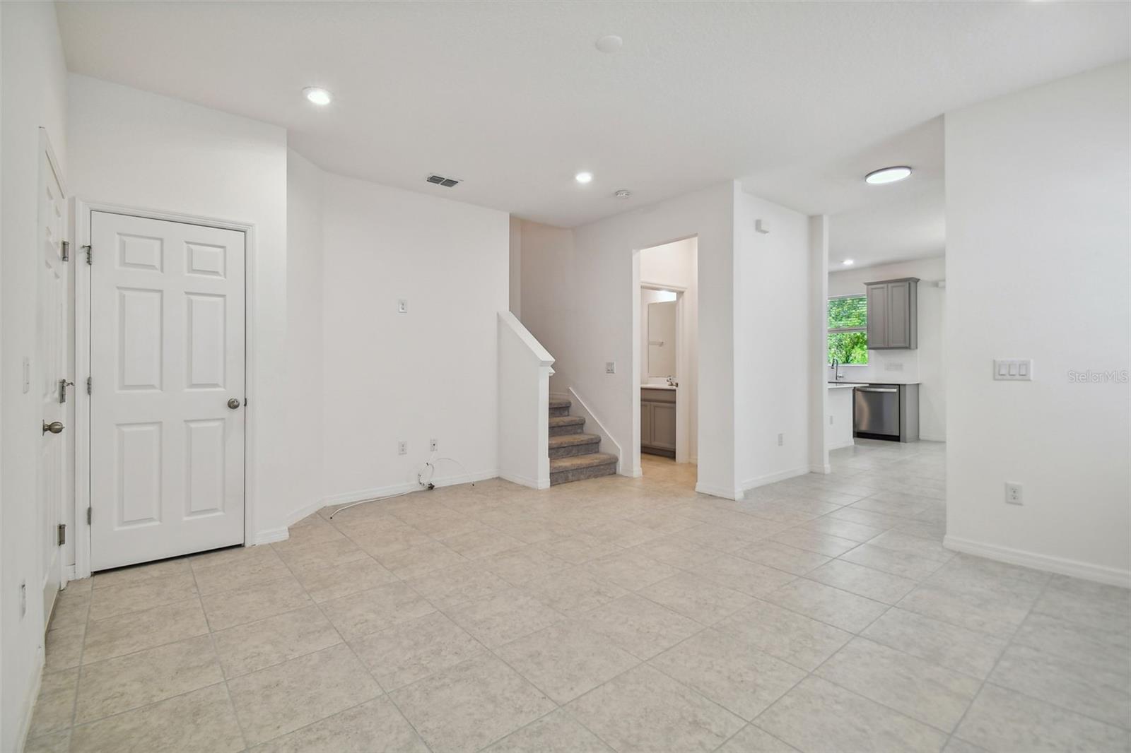 FISHHAWK RANCH WEST TWNHMS - Residential Lease