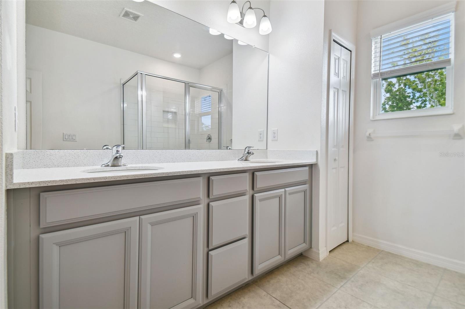 FISHHAWK RANCH WEST TWNHMS - Residential Lease